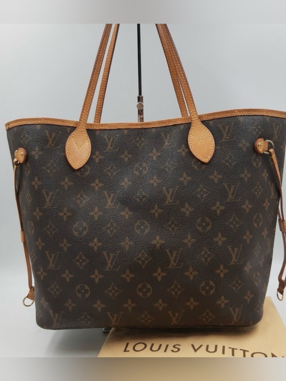 Authentic! ! Louis Vuitton Monogram Neverfull MM. with original dust bag!!!